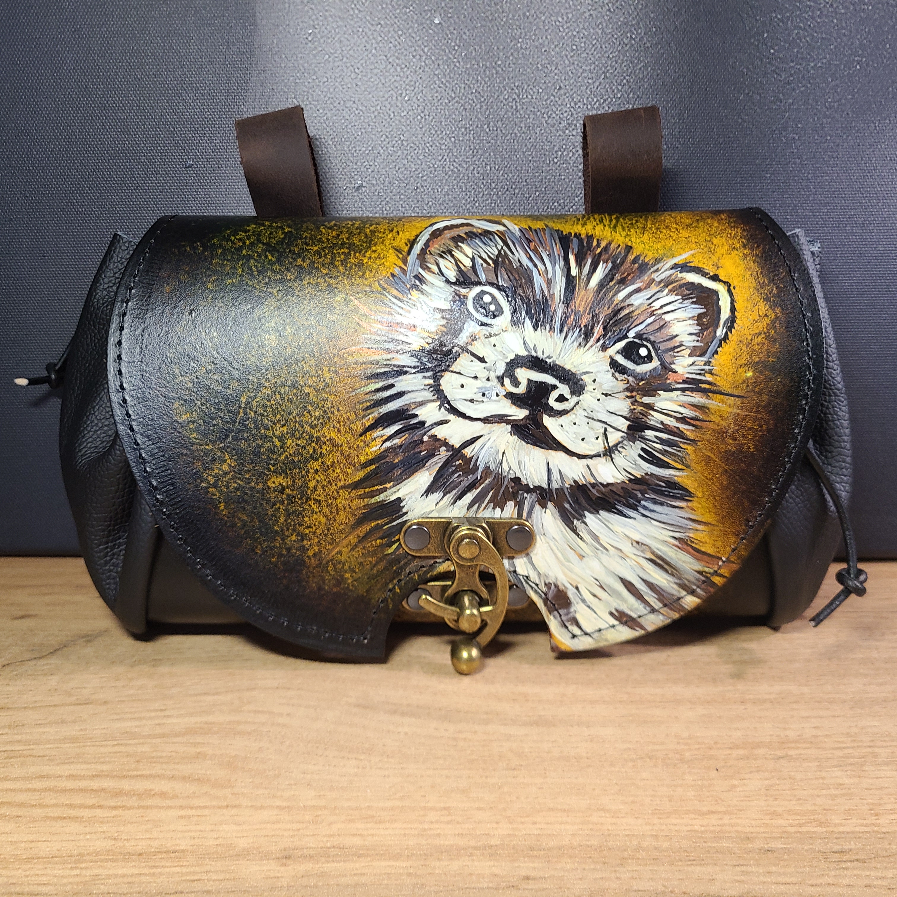 Exklusive Leder Gürteltasche Otter