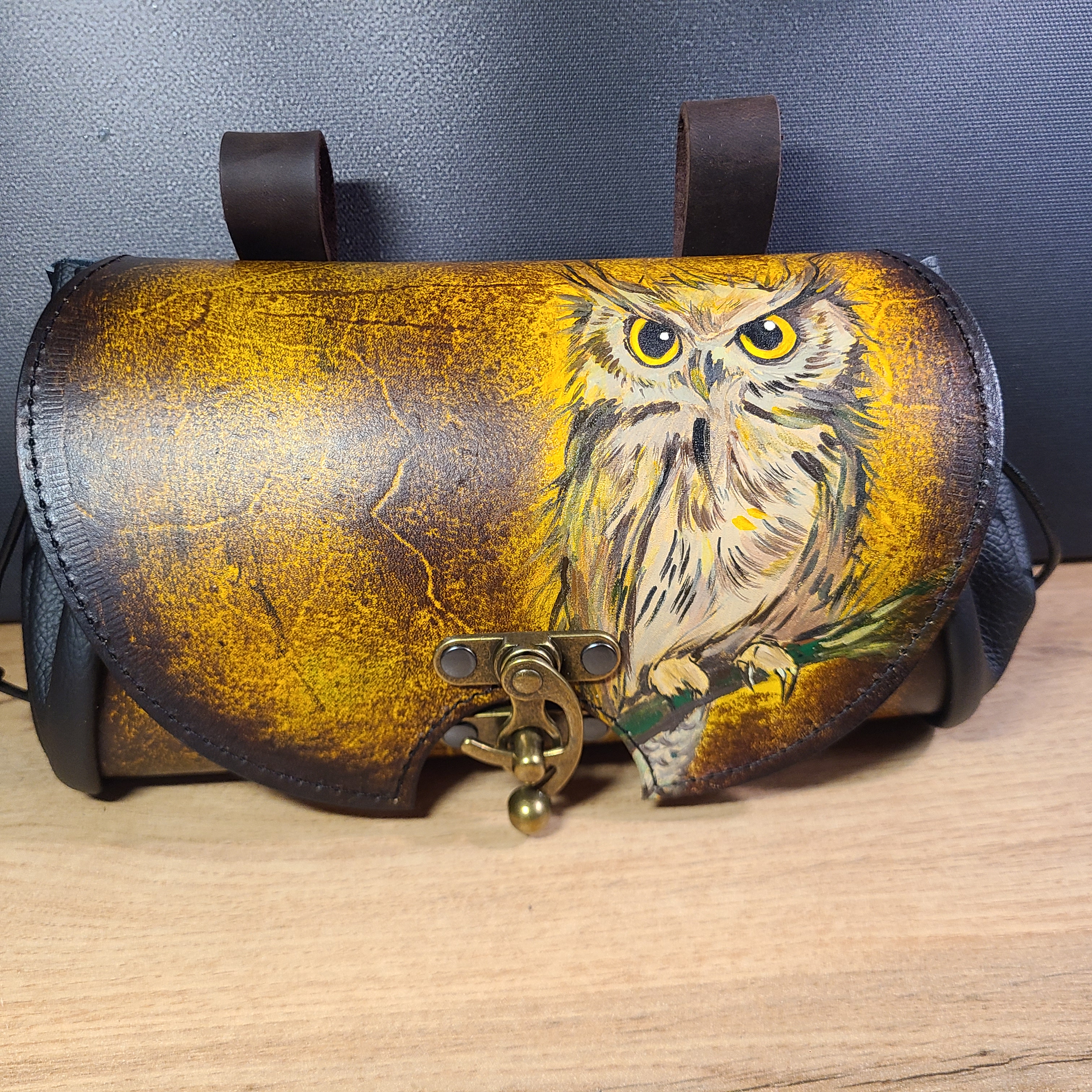 Exklusive Leder Gürteltasche Eule