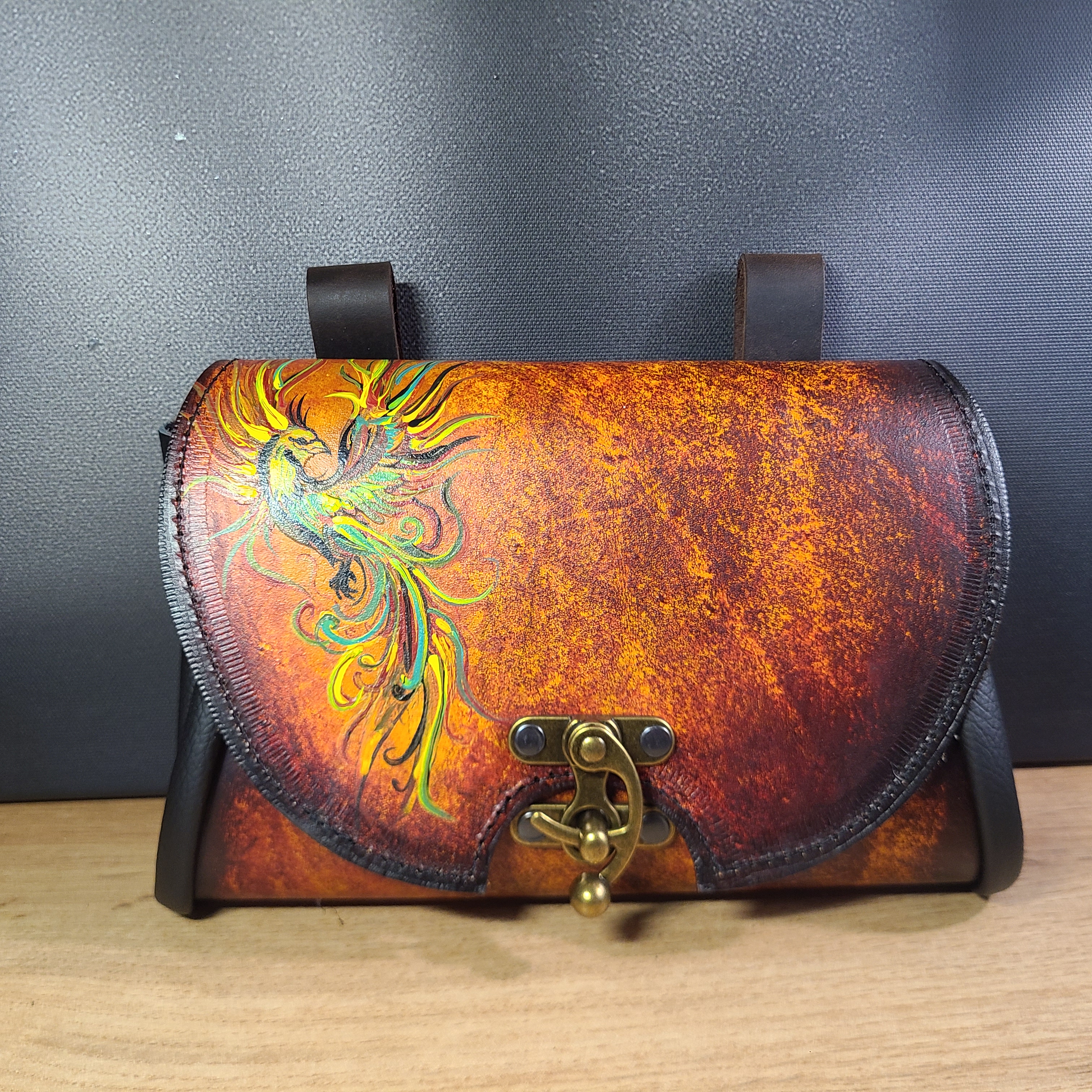Exklusive Leder Gürteltasche Phönix