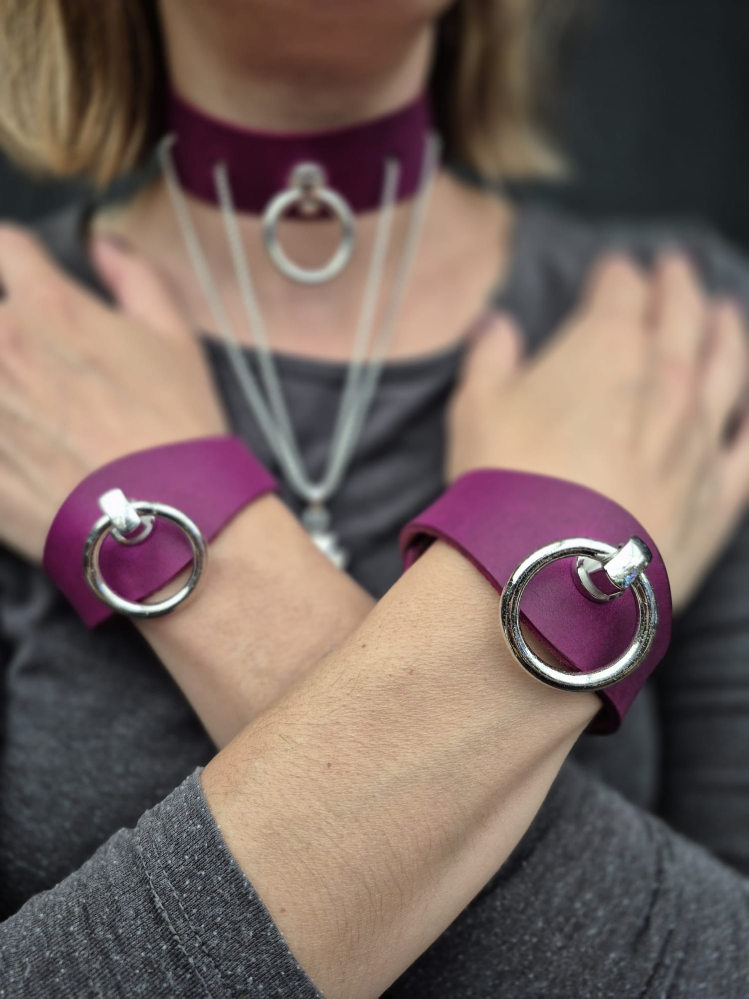 2 Armbändern aus Echtleder mit O Ring "Pink Lady"