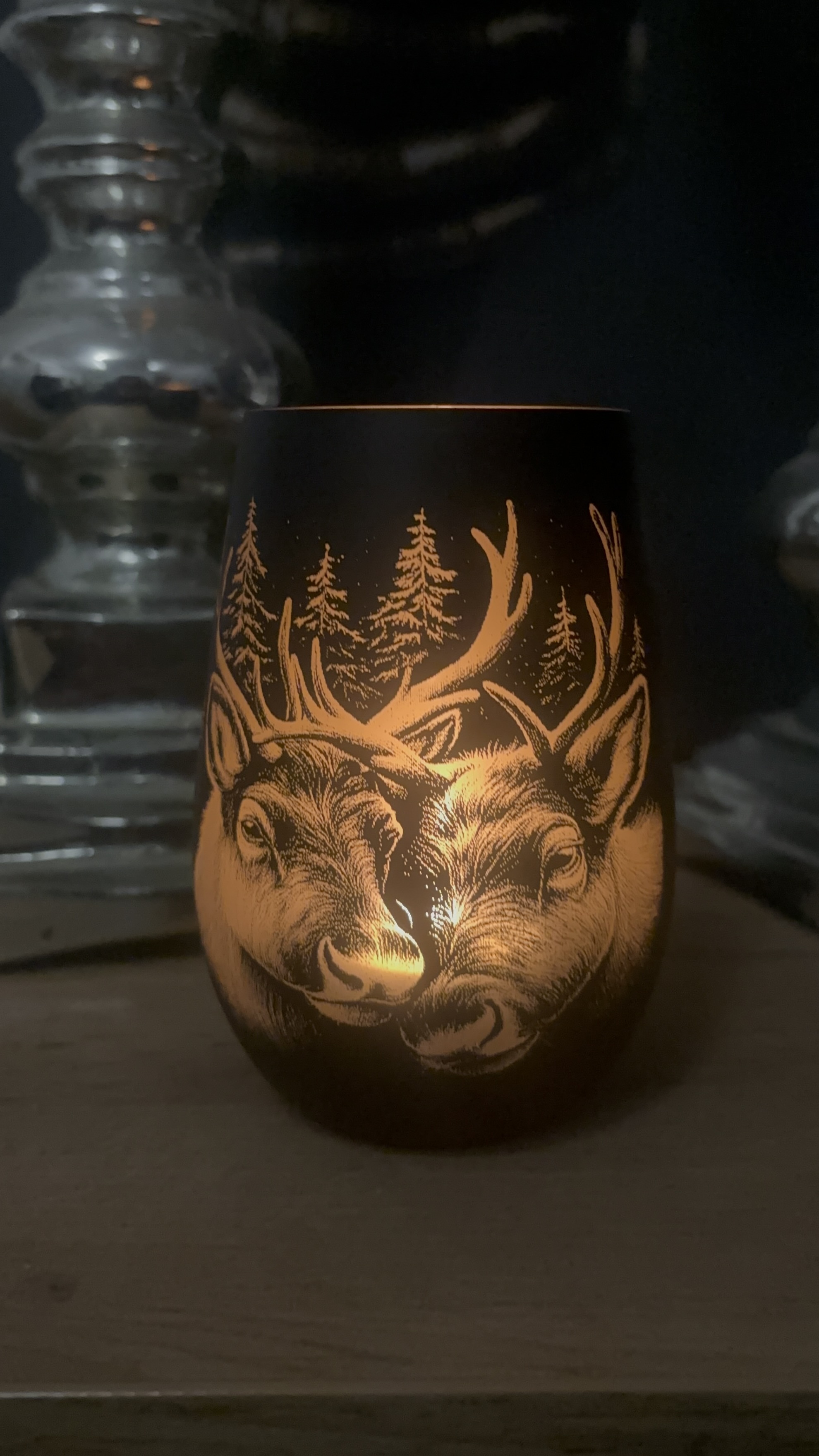 Mystisches Windlicht mit Rentieren aus Glas
